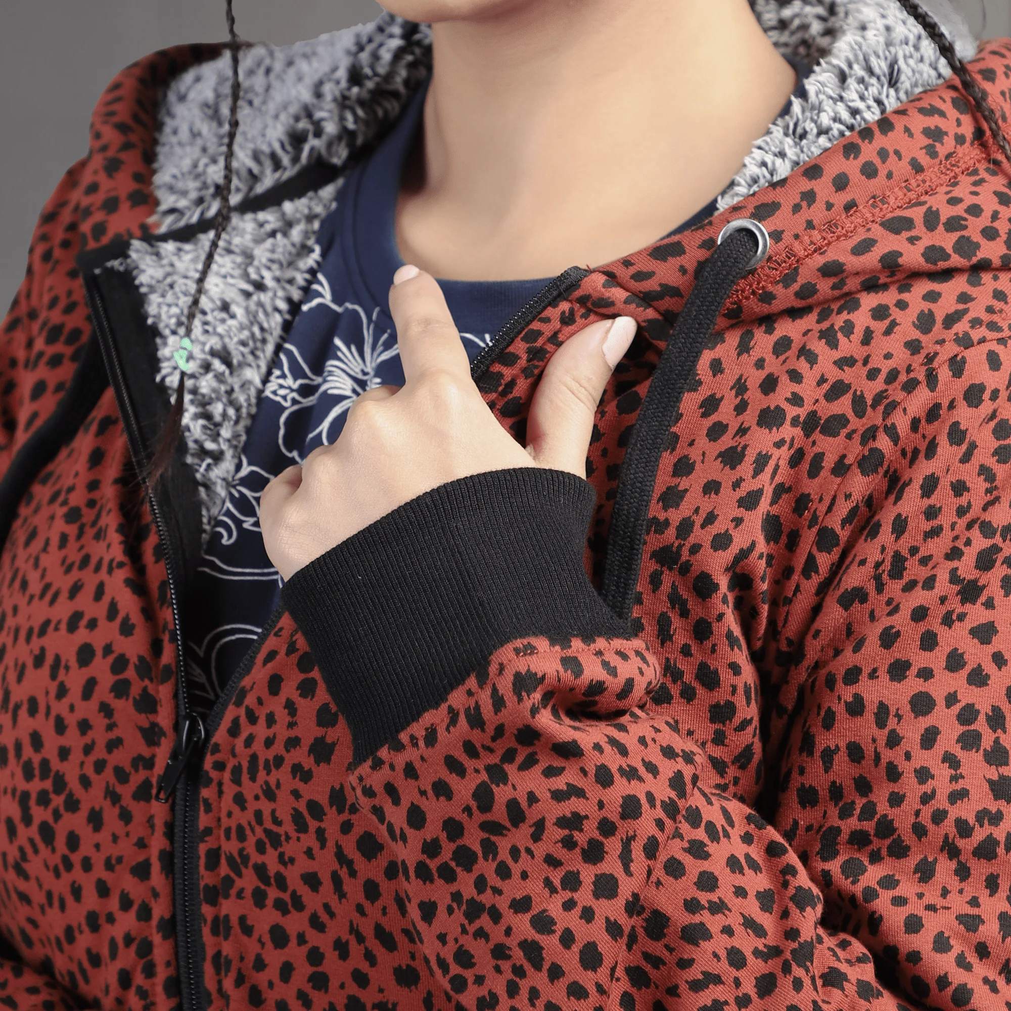 WOMEN'S AOP FUR HOODIE - Image 4